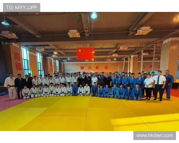 柔道摔法核心技巧解析与实战训练在竞技体育中的应用提升对抗能力